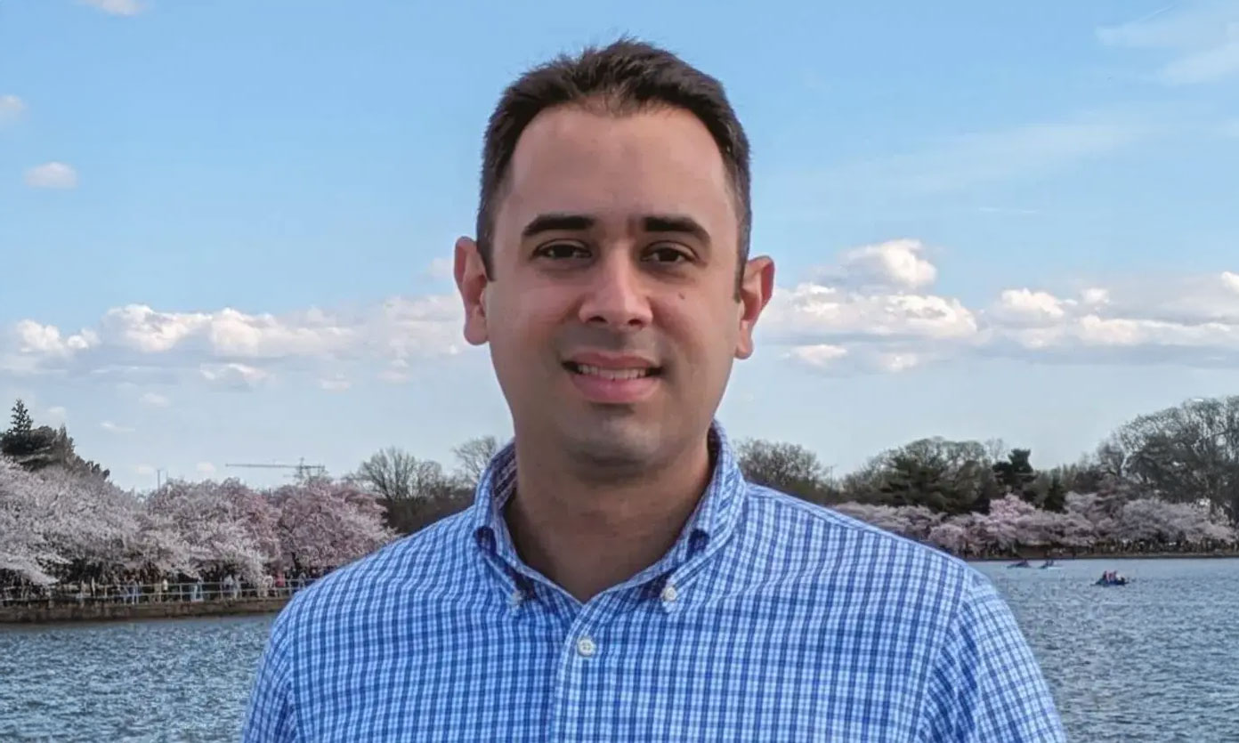 Unnamed: VCU graduate Carlos Blank has patiently mentored high school students, undergraduates and others while pursuing his Ph.D. in the College of Engineering. (Courtesy photo)